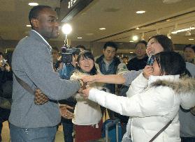 Cameroon striker Mboma arrives in Japan